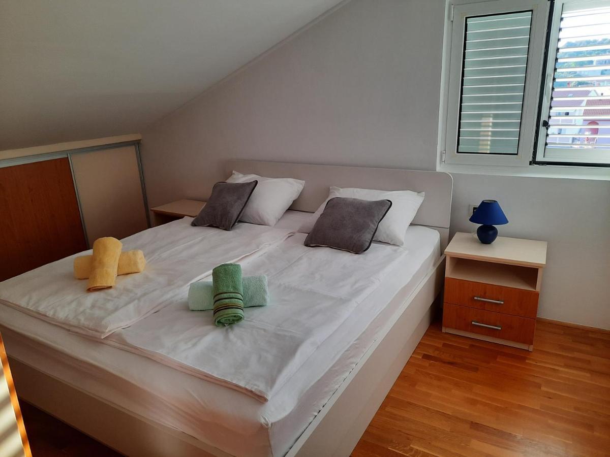 Apartman Martina Apartment Palit Bagian luar foto